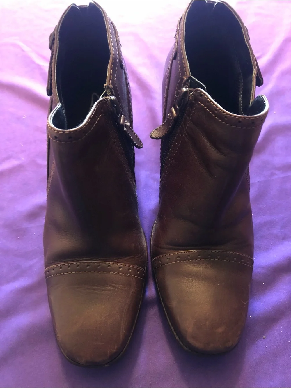 Clark’s Booties Brown Leather with Side Zipper Women’s 6.5 EUC With Box